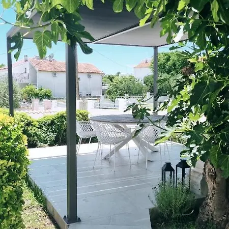 Apartmani Leana Vodice Exterior photo